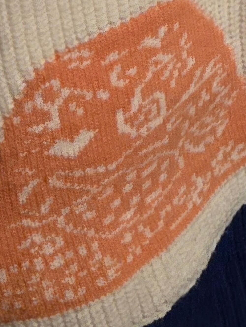 Sweater Pretty Design - Picture 5 of 5